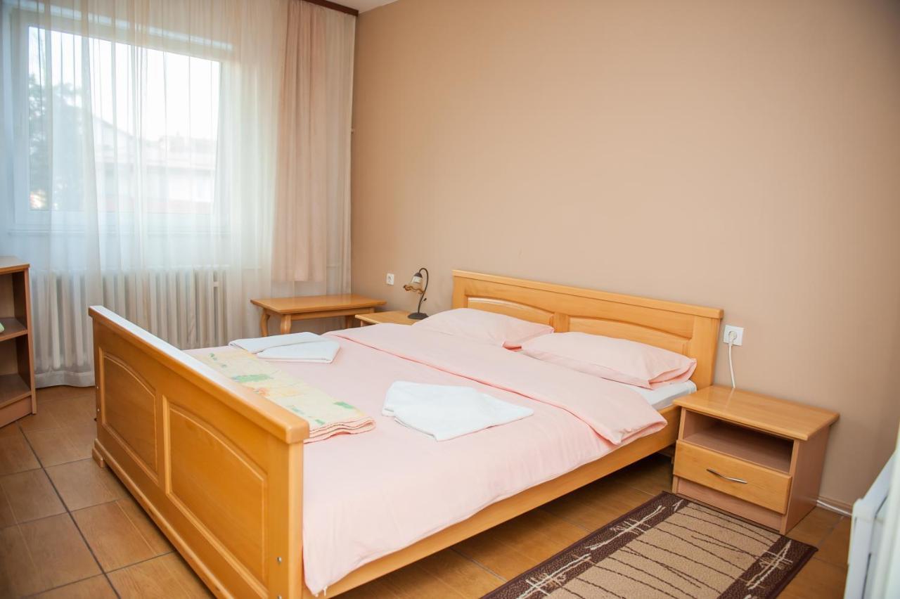 Hotel Prenociste "Nacional" Prnjavor Exteriér fotografie
